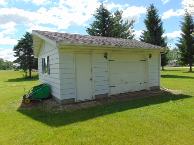 8040 Kurt Road Breckenridge, MI 48615 - Photo 69 of 71 1888357-68.JPG