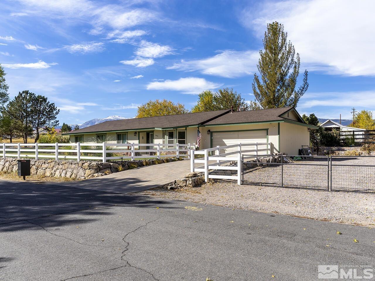 10060 Raintree Court Reno, NV 89511 - Photo 4 of 37 a view of a large building