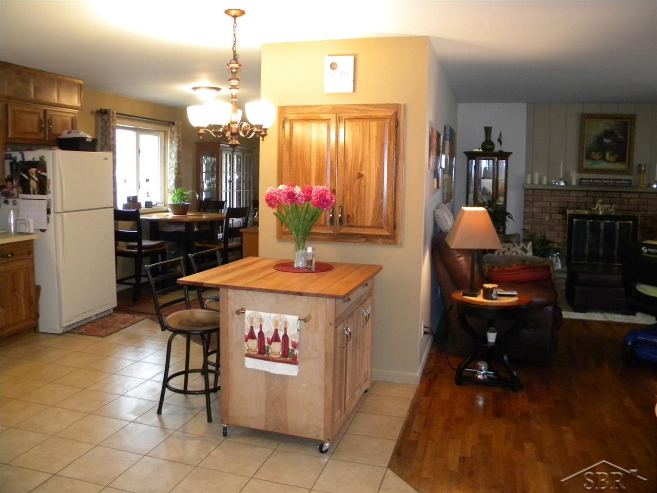 1460 Midland Road Saginaw, MI 48638 - Photo 11 of 30 31344335-10.JPG
