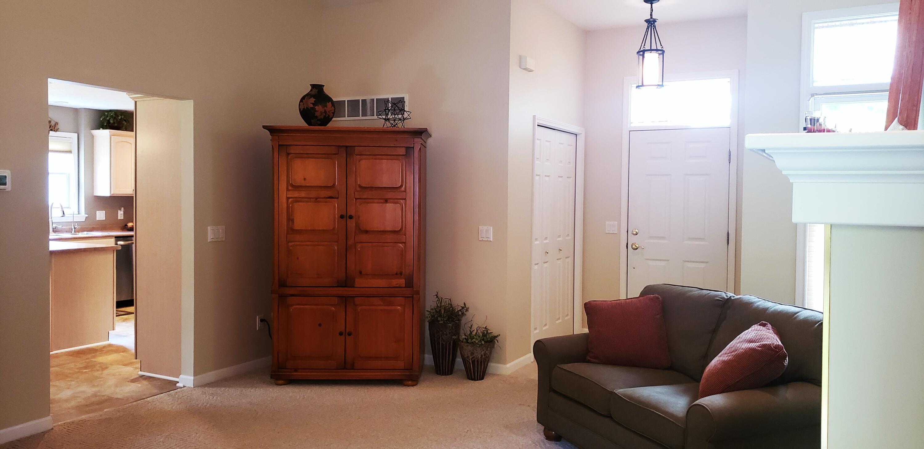 621 Ridge Lane Tecumseh, MI 49286 - Photo 11 of 28 #10 great room