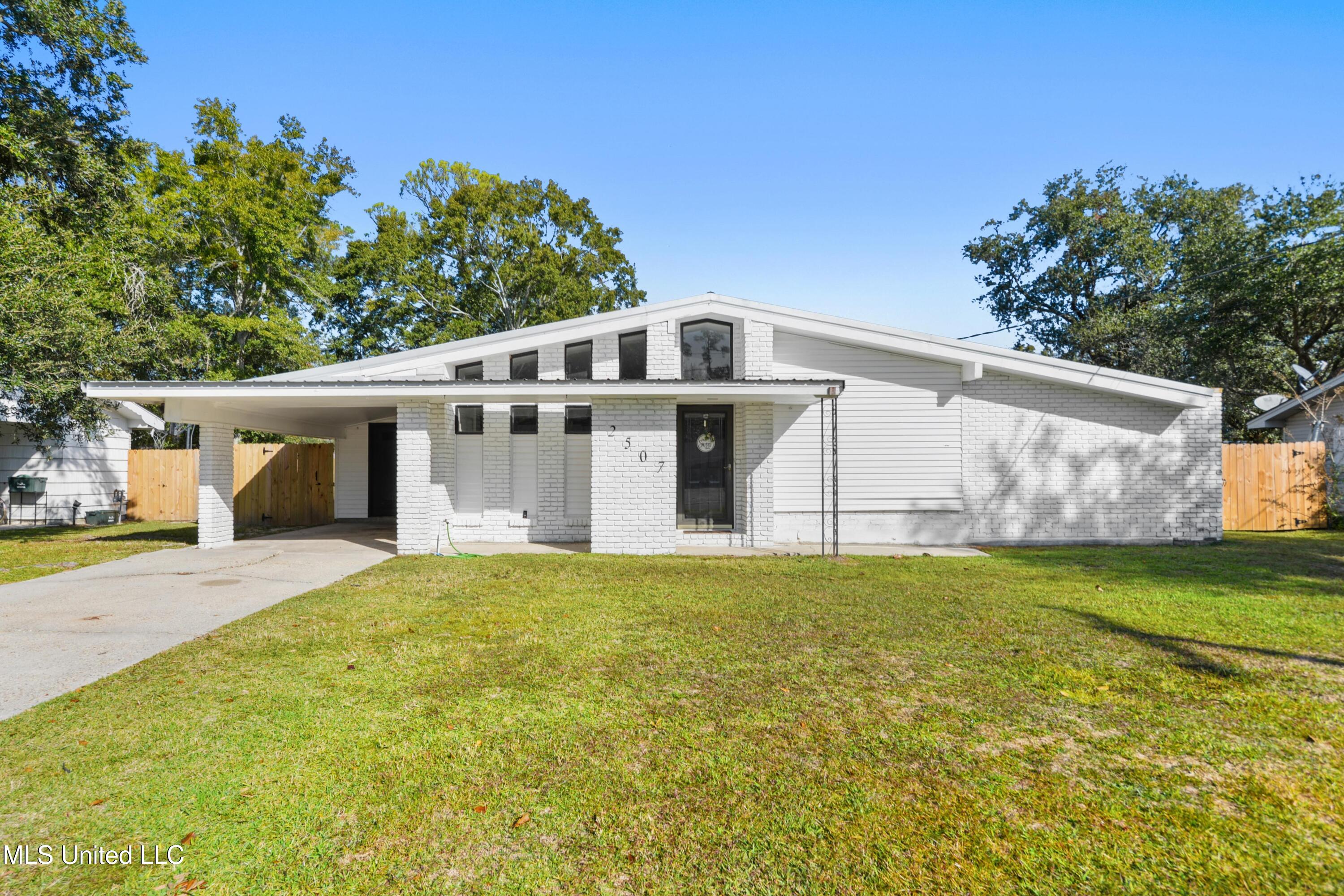 2507 Ridgewood Road Ocean Springs, MS 39564 - Photo 1 of 23 Primary
