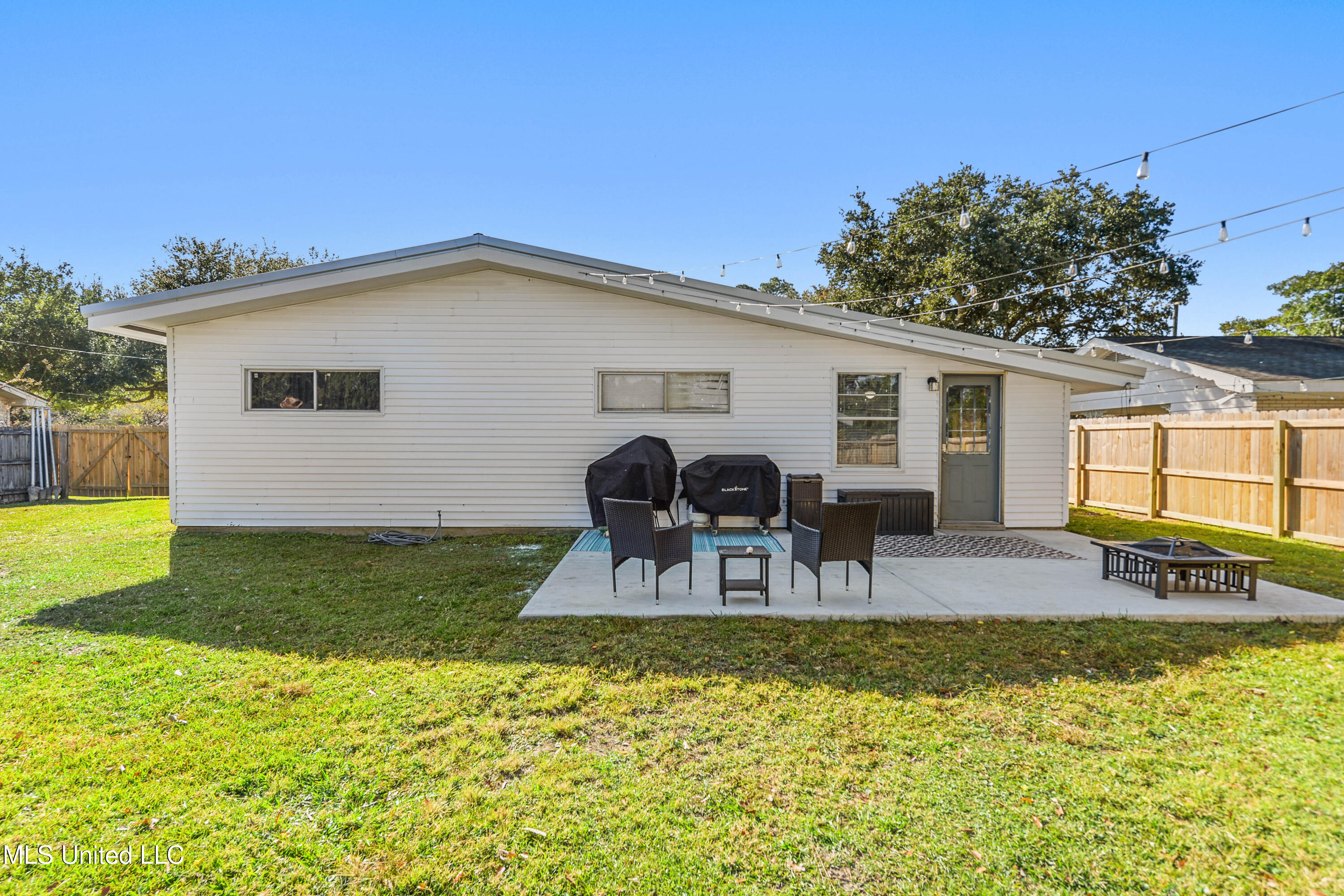 2507 Ridgewood Road Ocean Springs, MS 39564 - Photo 22 of 23 022