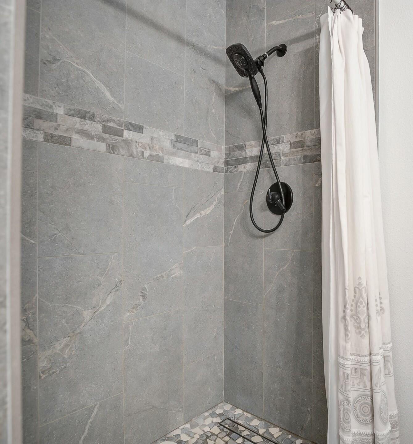 14300 Molluc Drive Red Bluff, CA 96080 - Photo 33 of 48 a bathroom with a shower