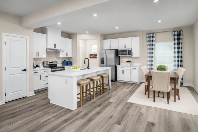 $499,990 | 7215 Fairway Rdg Circle, Salem, VA 24153