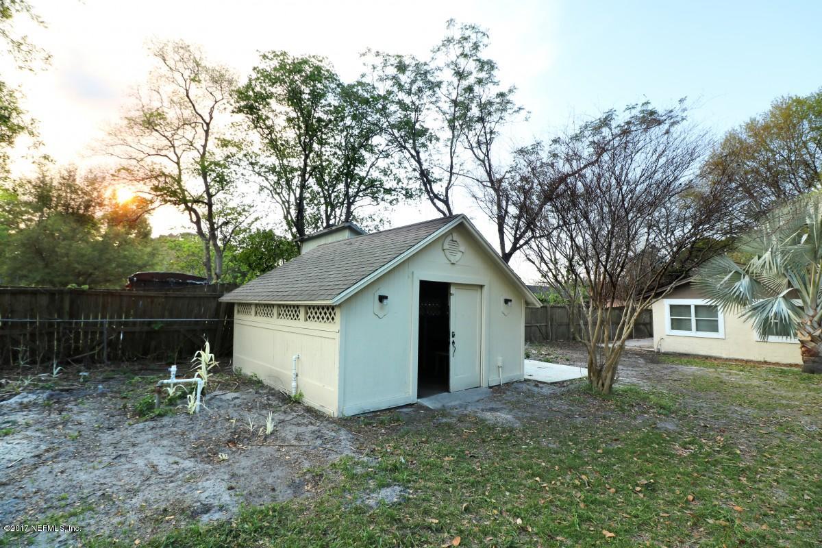 8584 Old Plank Road Jacksonville, FL 32220 - Photo 4 of 23 a view of outdoor space and garden