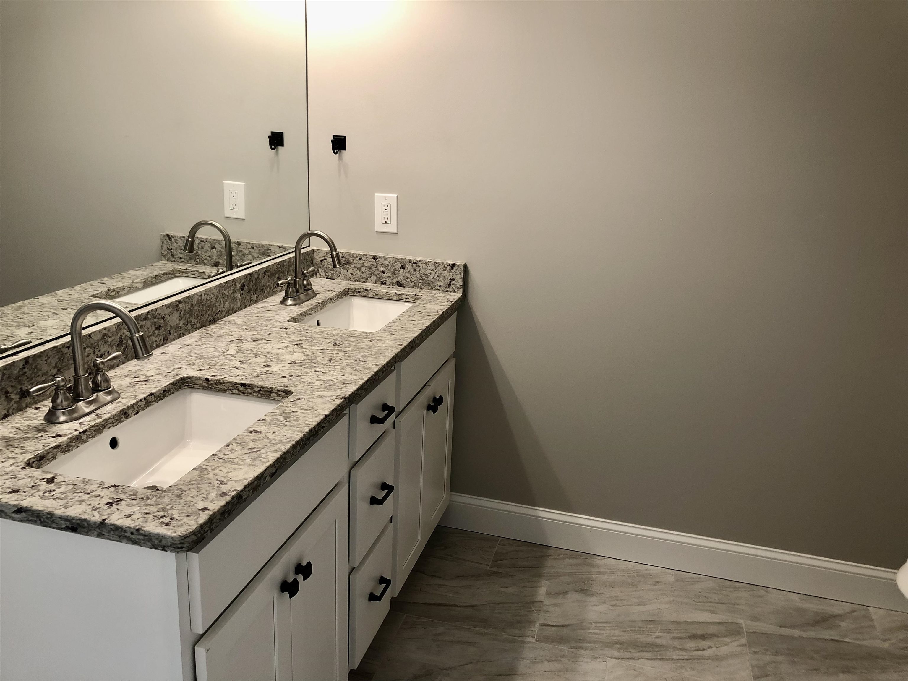 18 Maple Street, Unit 4 Derry, NH 03038 - Photo 24 of 31 Gallery Image 24