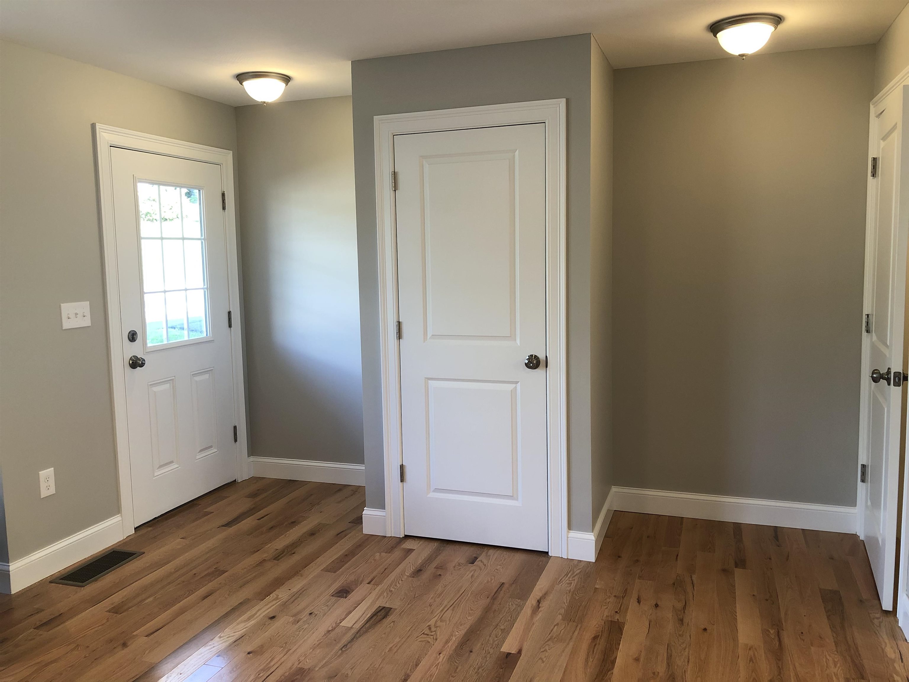 18 Maple Street, Unit 4 Derry, NH 03038 - Photo 6 of 31 Gallery Image 6