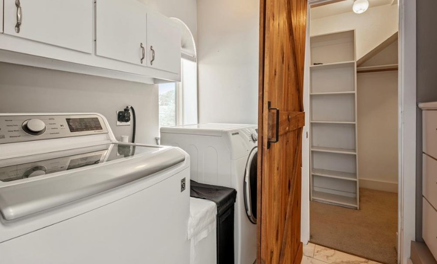 5207 Cornish Street Houston, TX 77007 - Photo 19 of 22 Laundry Area located in Master Bedroom