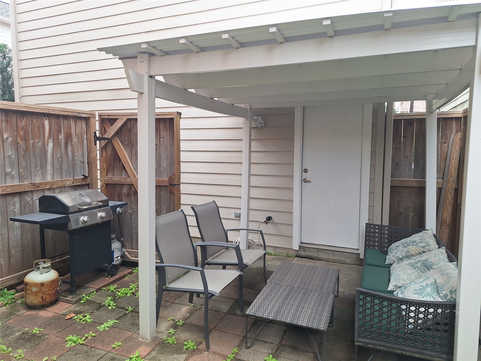 5207 Cornish Street Houston, TX 77007 - Photo 22 of 22 Covered Patio Area