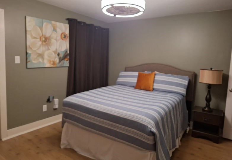 5207 Cornish Street Houston, TX 77007 - Photo 3 of 22 Secondary Bedroom on first floor