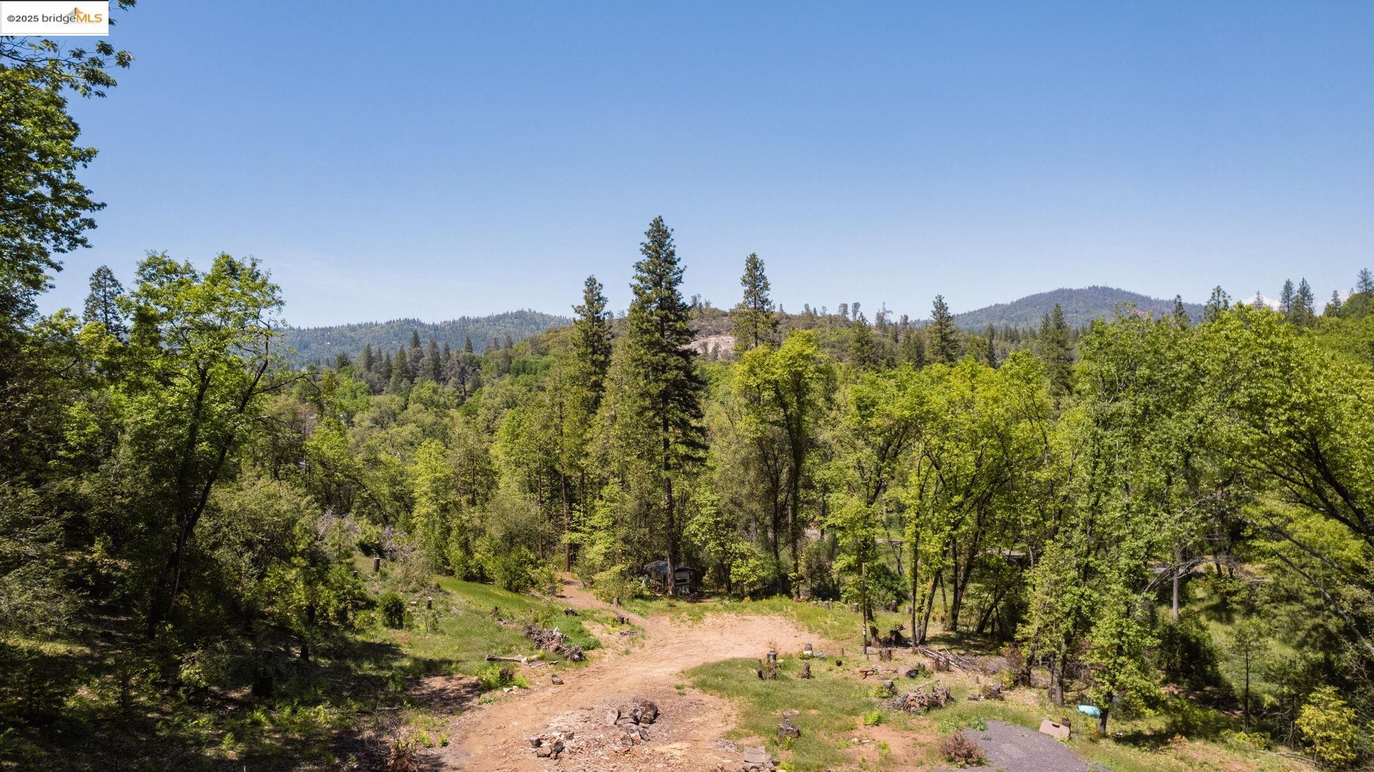 a view of a pathway of a building