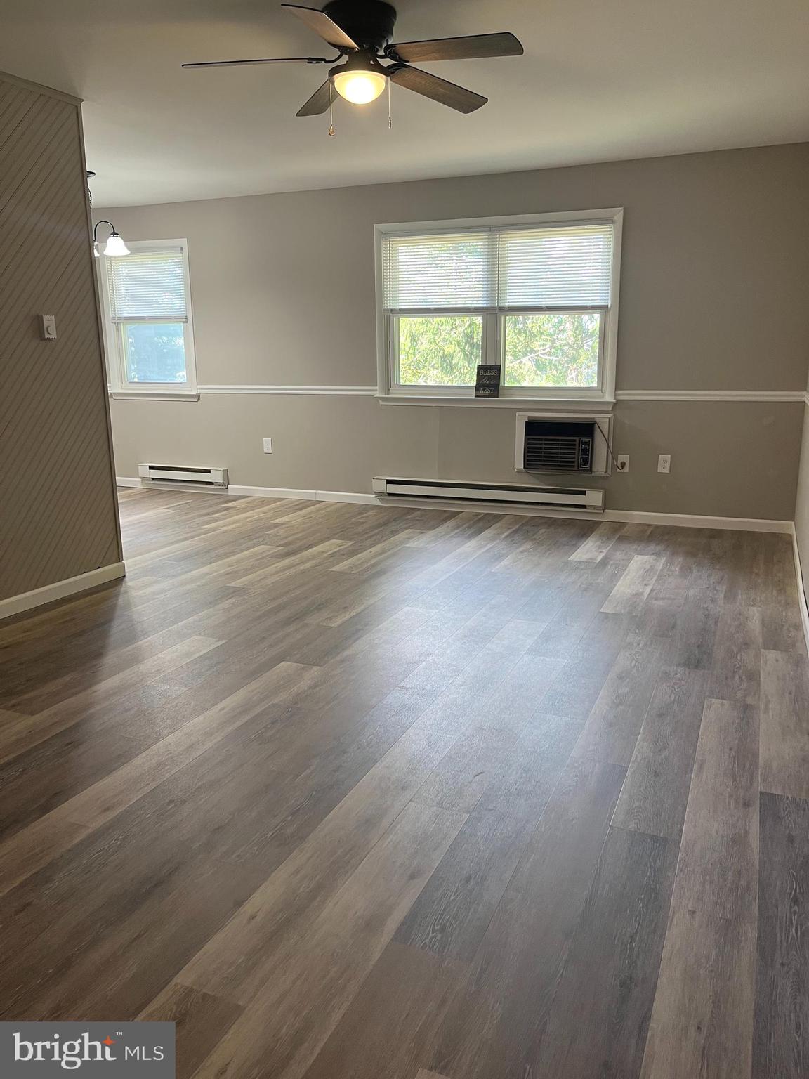 178 Elephant Road, Unit B16 Dublin, PA 18917 - Photo 6 of 26 Living Room at entrance
