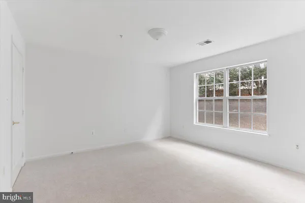 $345,000 | 631 Constellation Square Southeast, Unit D, Leesburg, VA 20175