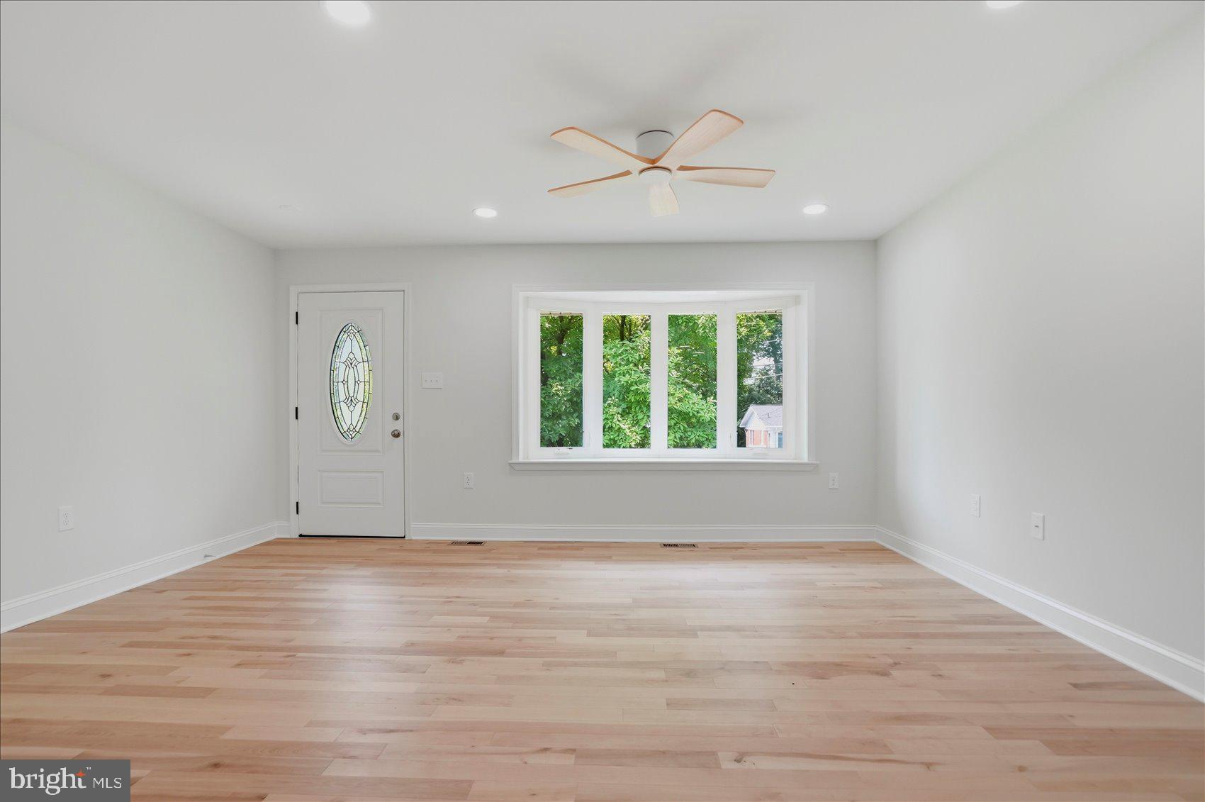 11305 Mapleview Drive Silver Spring, MD 20902 - Photo 6 of 51