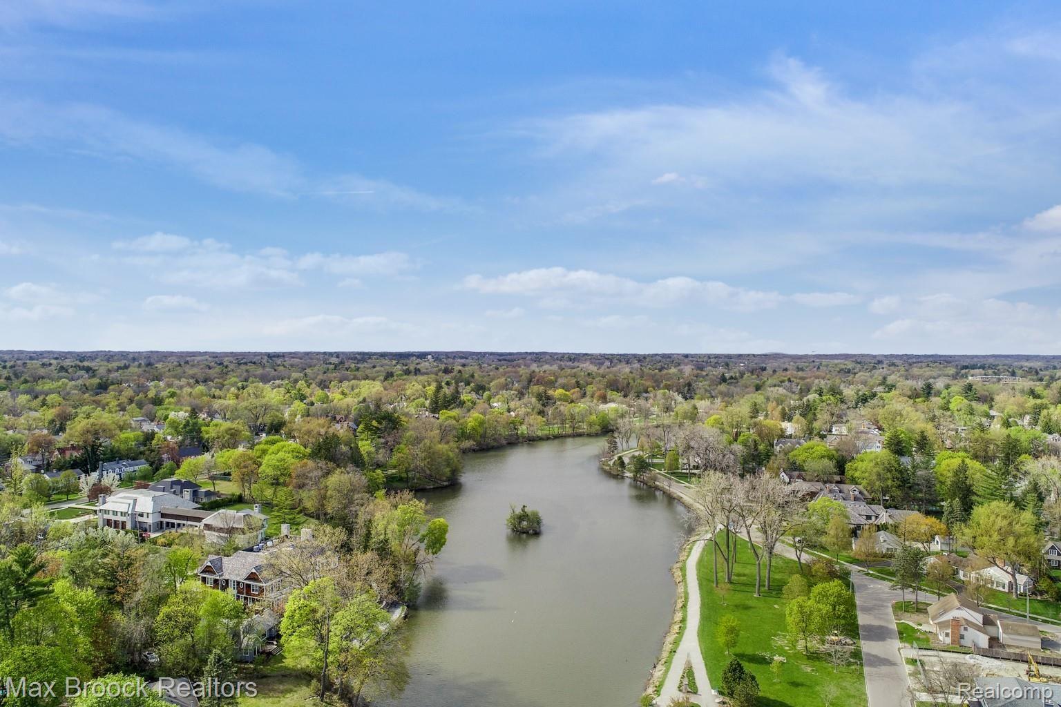 275 Aspen Road Birmingham, MI 48009 - Photo 44 of 46 DJI_0179.jpg