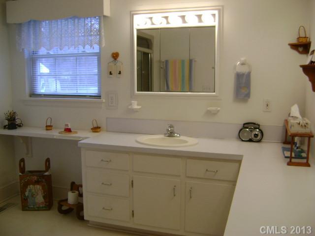 228 South Mccoy Road Salisbury, NC 28144 - Photo 9 of 12 Gallery Image 9