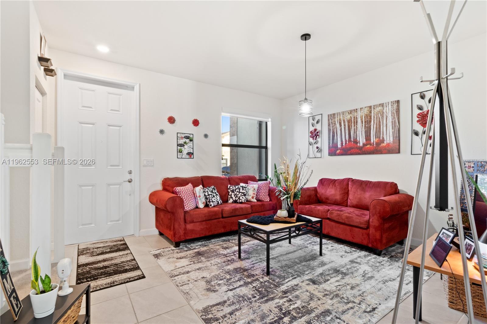 11438 West 34th Court Hialeah, FL 33018 - Photo 4 of 50