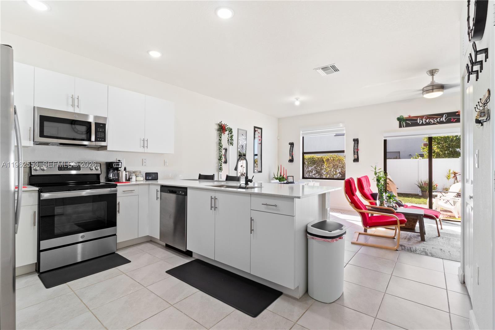 11438 West 34th Court Hialeah, FL 33018 - Photo 5 of 50