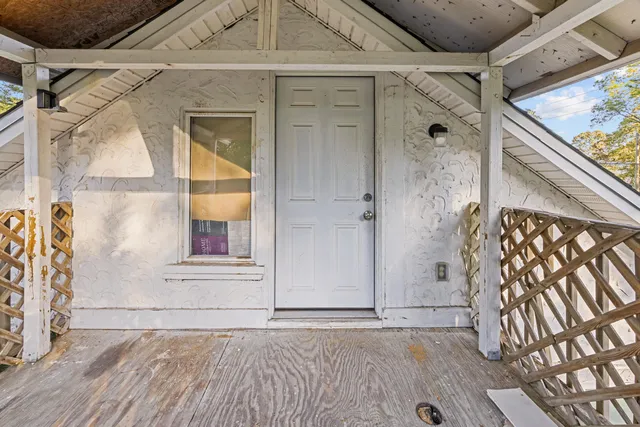 a view of a storage & utility room