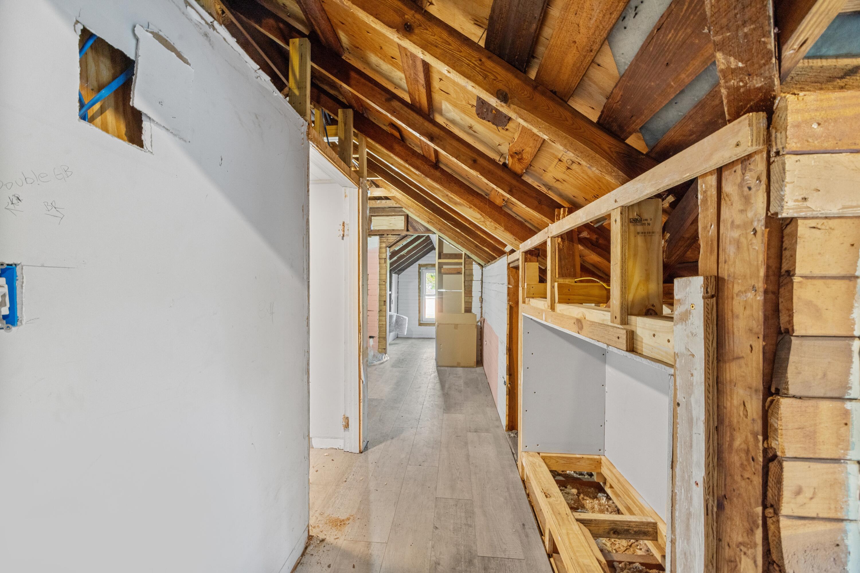 198 East 1st Avenue Crestview, FL 32536 - Photo 33 of 43 a view of an entryway