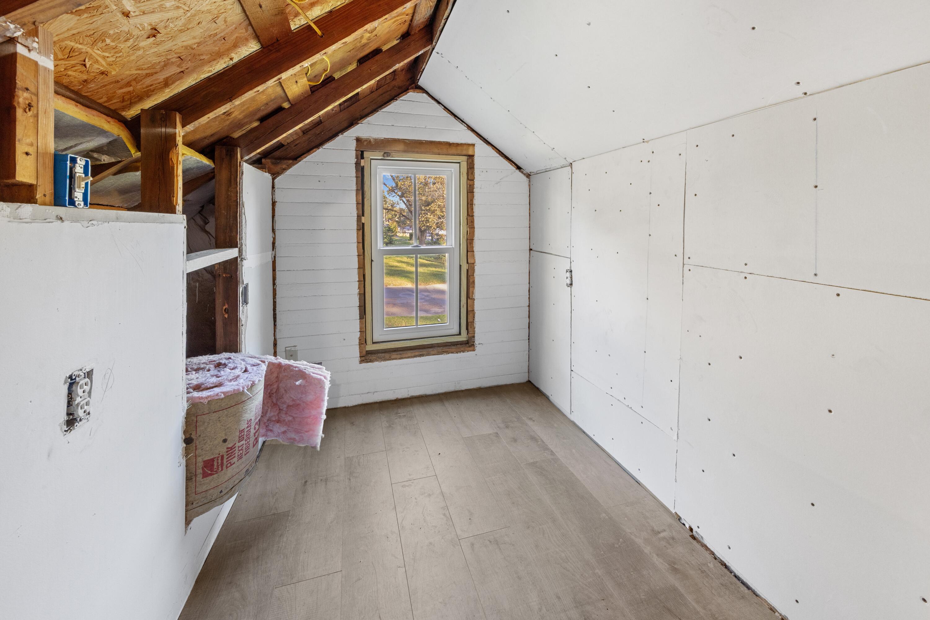 198 East 1st Avenue Crestview, FL 32536 - Photo 37 of 43 a view of livingroom with furniture