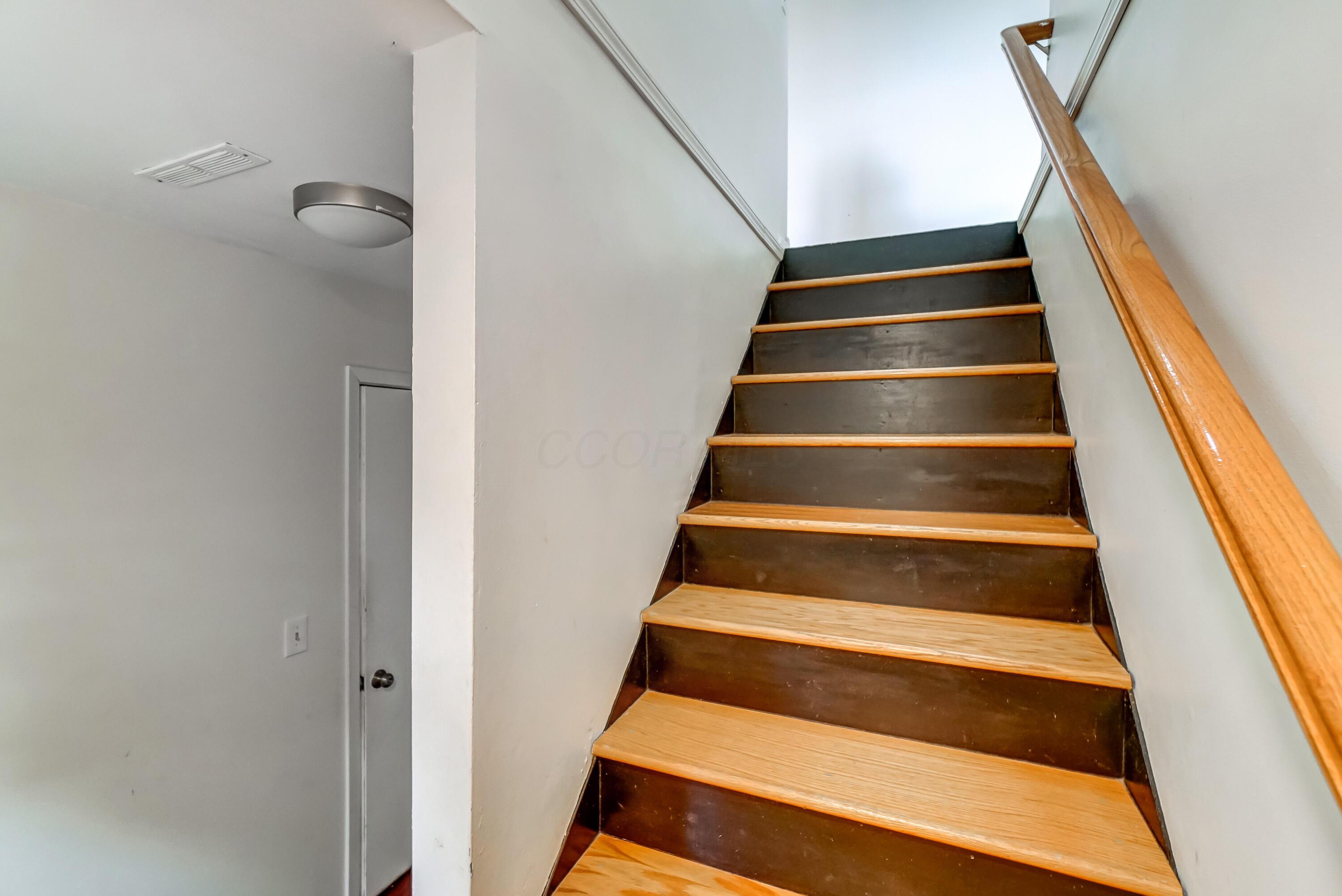 8319 Lafayette Road Northwest Newark, OH 43055 - Photo 23 of 40 051a-staircase