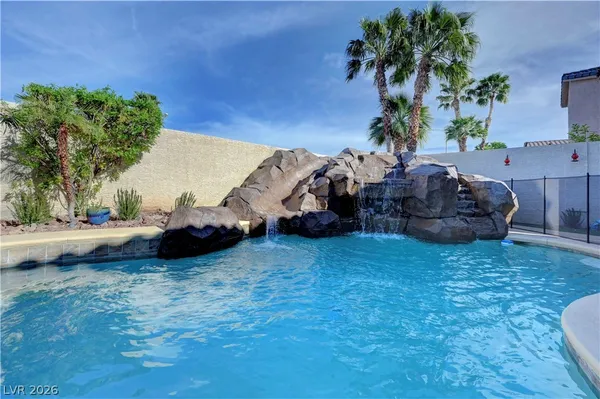 $698,900 | 94 Ancient Hills Lane, Henderson, NV 89074