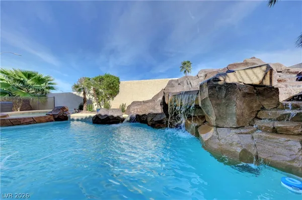 $698,900 | 94 Ancient Hills Lane, Henderson, NV 89074