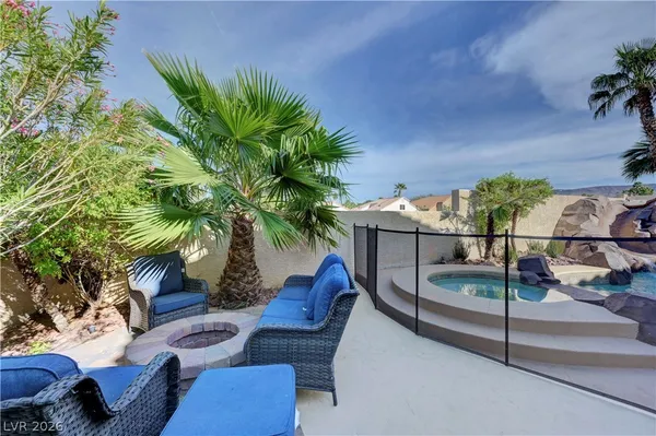 $698,900 | 94 Ancient Hills Lane, Henderson, NV 89074
