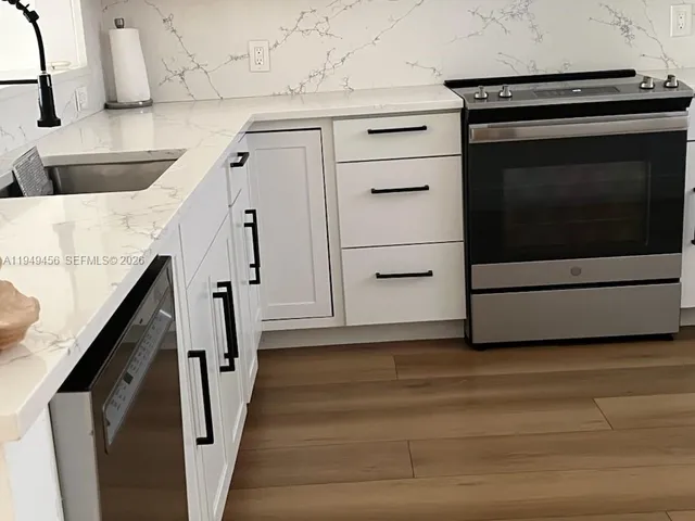 $3,000 | 250 John F Kennedy Drive, Unit 303, Atlantis, FL 33462