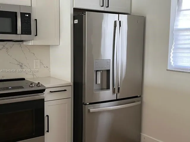 $3,000 | 250 John F Kennedy Drive, Unit 303, Atlantis, FL 33462