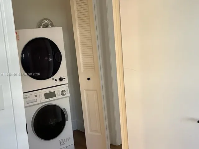 $3,000 | 250 John F Kennedy Drive, Unit 303, Atlantis, FL 33462