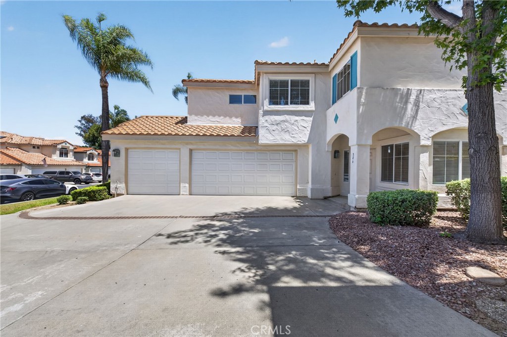 346 Arroyo Vista Fallbrook, CA 92028 - Photo 2 of 44