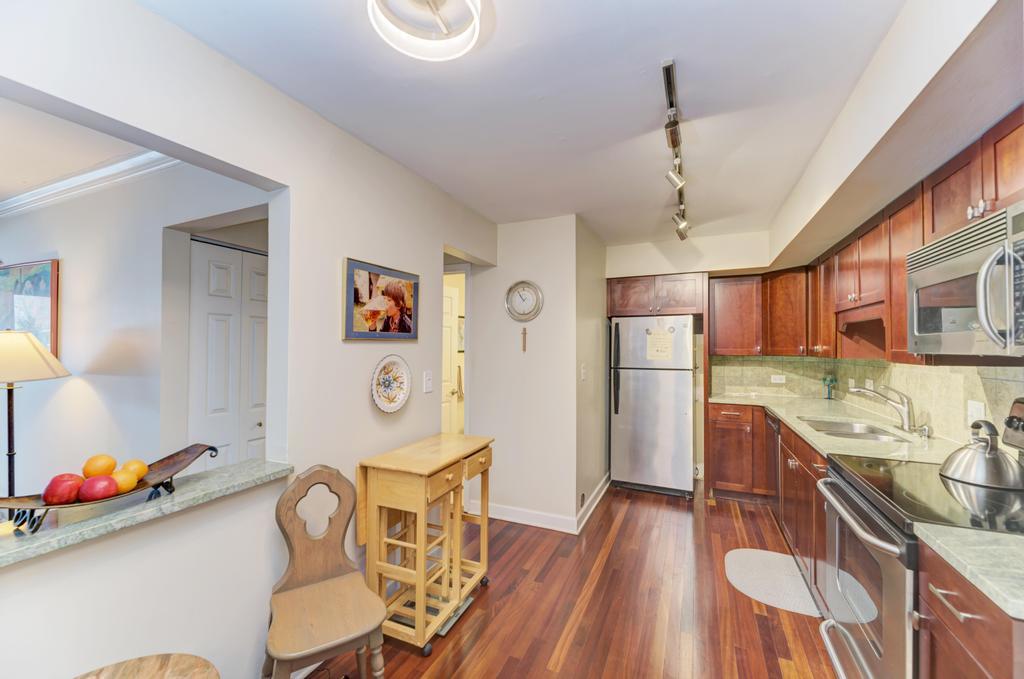 2234 South Goebbert Road, Unit 118 Arlington Heights, IL 60005 - Photo 11 of 21 Gallery Image 11
