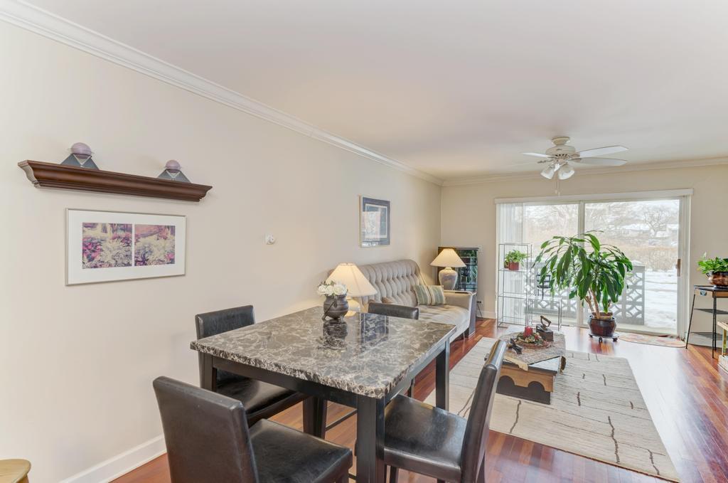 2234 South Goebbert Road, Unit 118 Arlington Heights, IL 60005 - Photo 5 of 21 Gallery Image 5