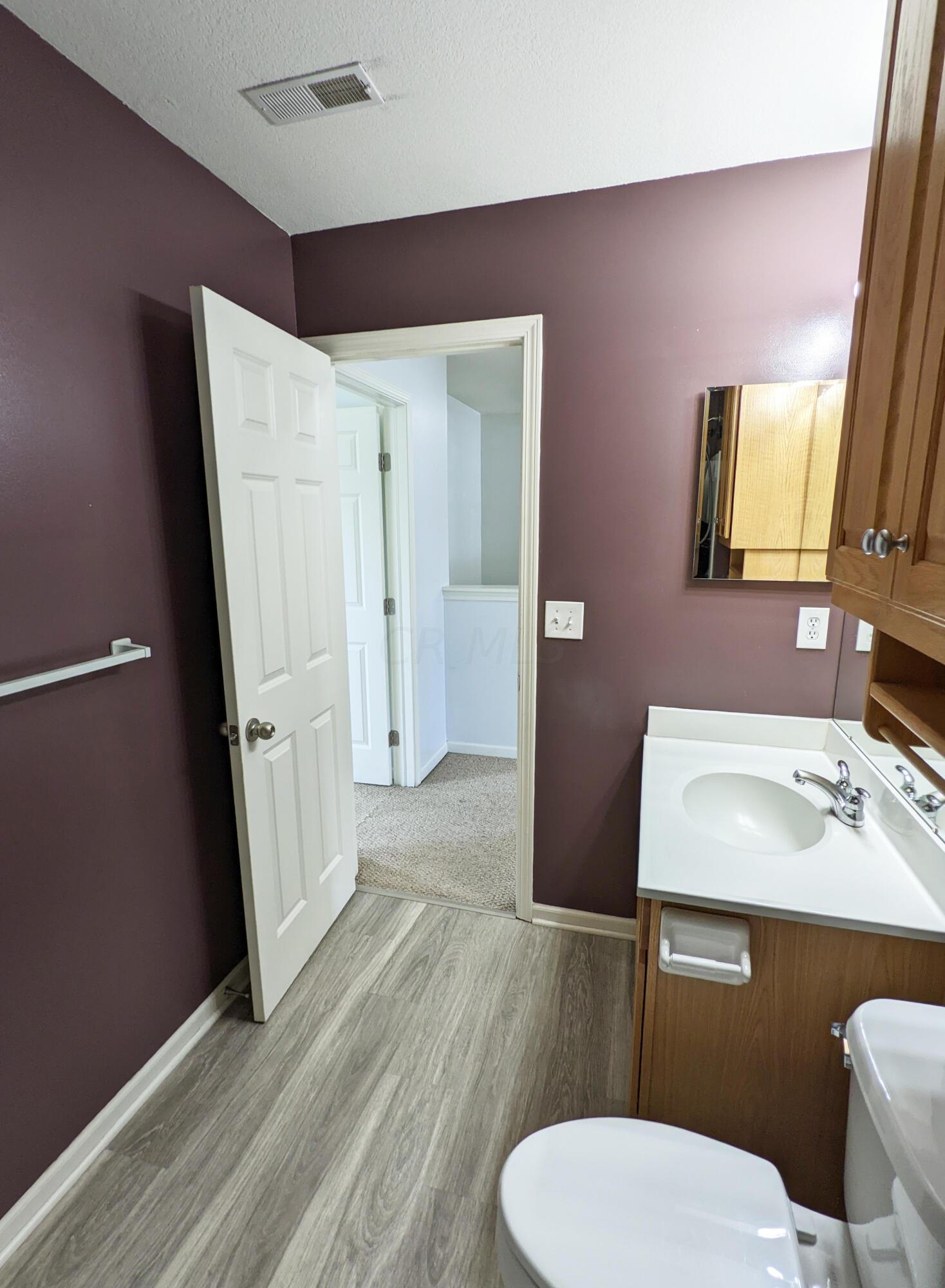 627 Herman Road Columbus, OH 43230 - Photo 15 of 33 14-FullBath