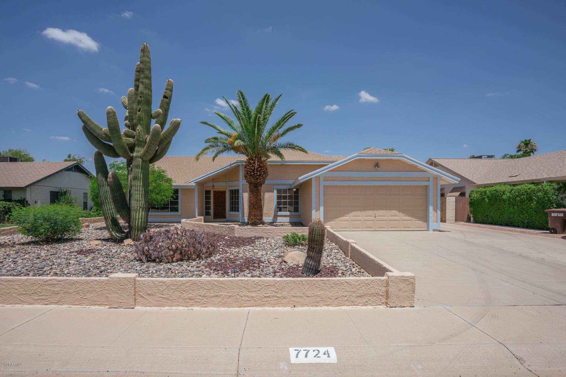 7724 West Redfield Road Peoria, AZ 85381 - Photo 4 of 25 photo_04