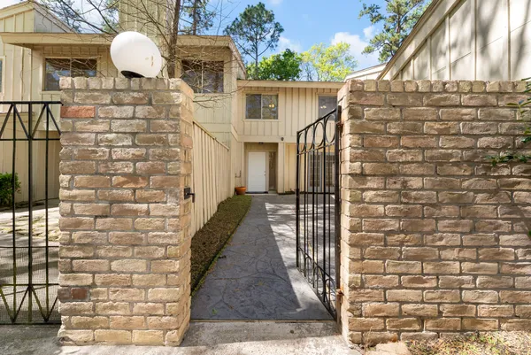 $2,000 | 2347 West Settler's Way, The Woodlands, TX 77380