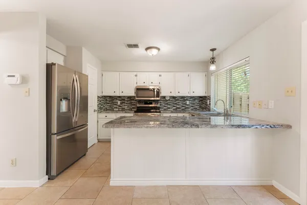 $2,000 | 2347 West Settler's Way, The Woodlands, TX 77380