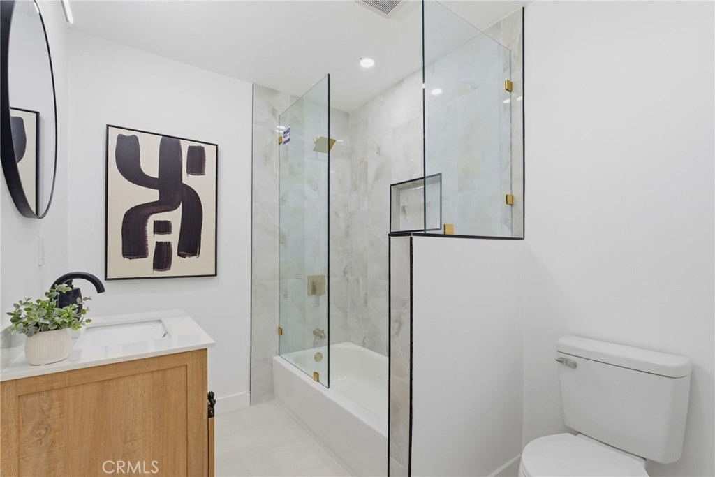 3516 Roxanne Avenue Long Beach, CA 90808 - Photo 7 of 32