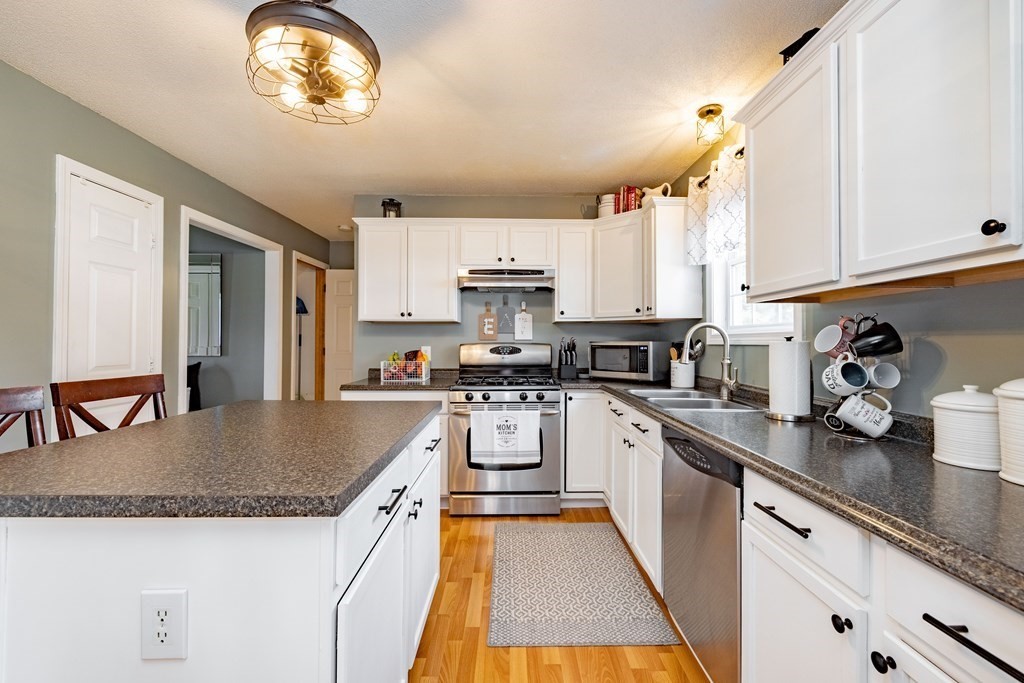 50 Wallace Street Springfield, MA 01119 - Photo 6 of 36 Gallery Image 6