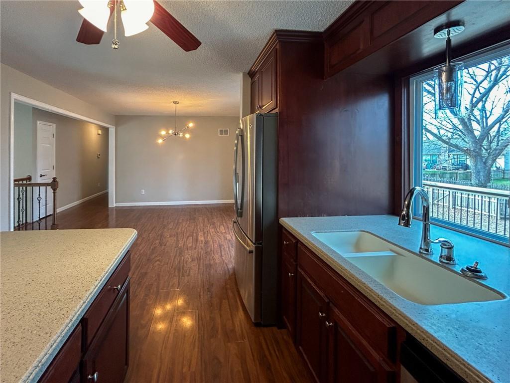 732 Southwest Raintree Drive Lee's Summit, MO 64082 - Photo 12 of 28