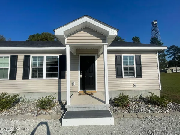 $1,080 | 201 Fire Tower Road, Unit 2, Richlands, NC 28574