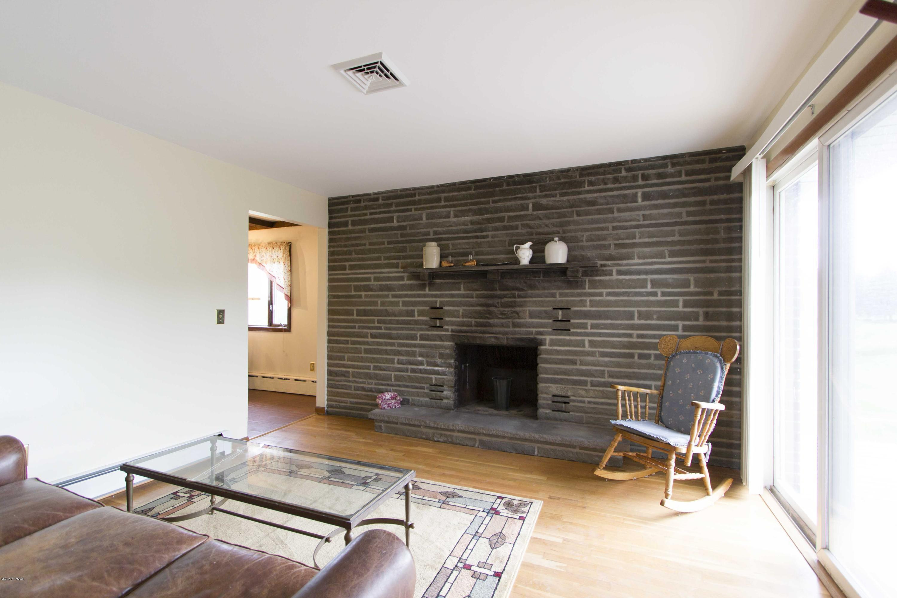 475 Ridge Avenue Hawley, PA 18428 - Photo 7 of 21 2 - Living Area