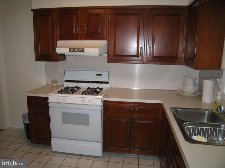 681 Yardville Hamilton Square Road Hamilton, NJ 08691 - Photo 7 of 12 Kitchen