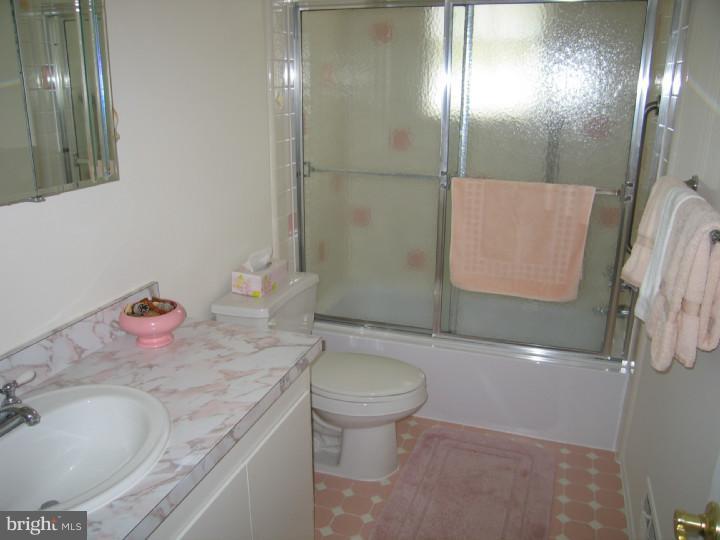 681 Yardville Hamilton Square Road Hamilton, NJ 08691 - Photo 10 of 12 Bathroom