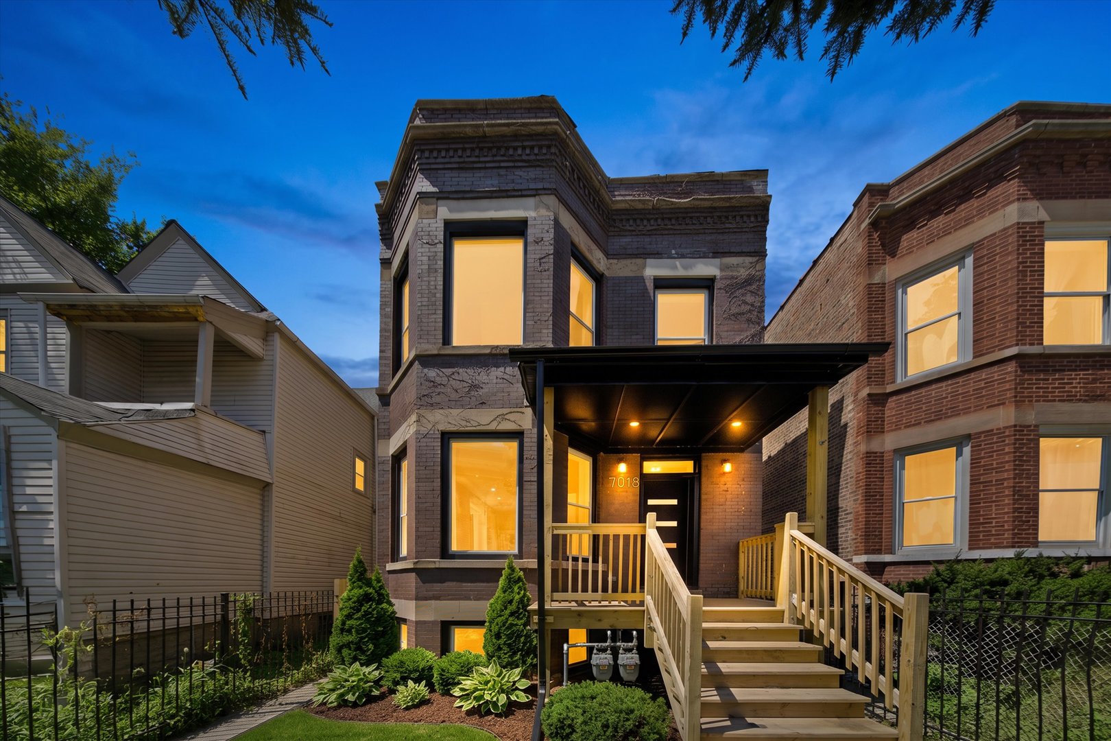 7018 South Rhodes Avenue Chicago, IL 60637 - Photo 1 of 26 Gallery Image 1