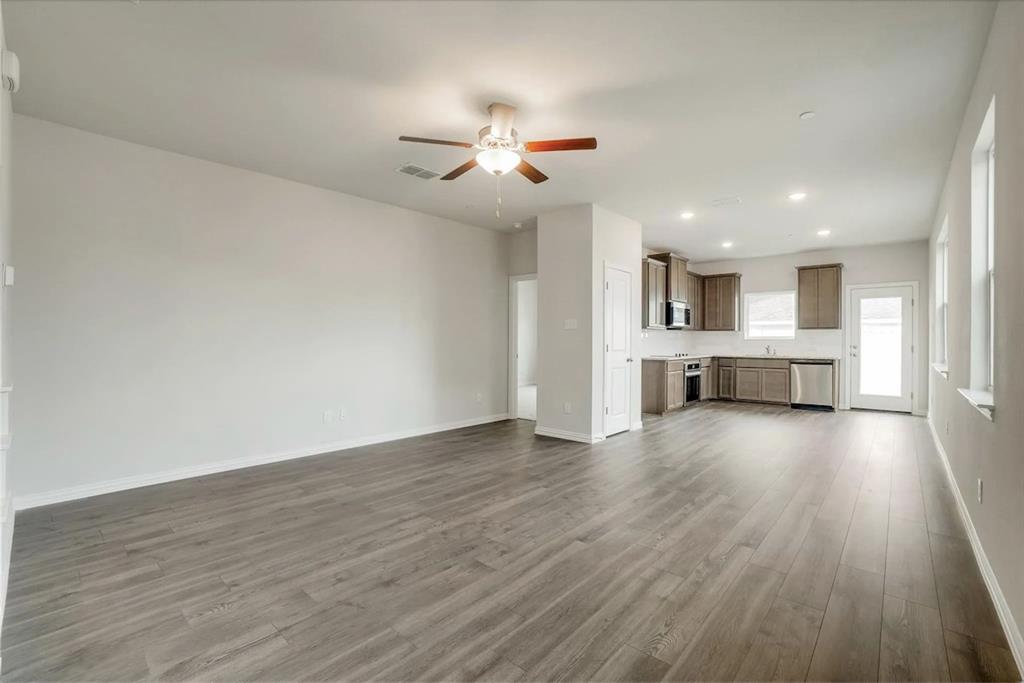 1127 Rusk Way Lewisville, TX 75077 - Photo 2 of 19 Gallery Image 2