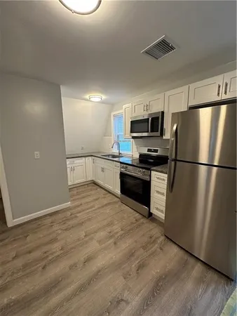 $1,600 | 158 Roger Williams Avenue, Unit 2, East Providence, RI 02916