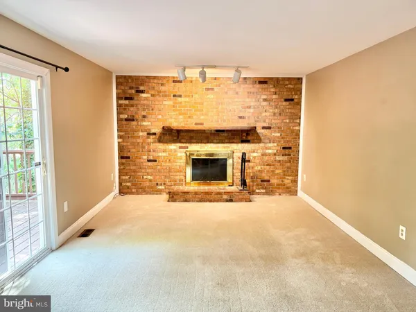 $3,600 | 15407 Skyline Drive, Dumfries, VA 22025